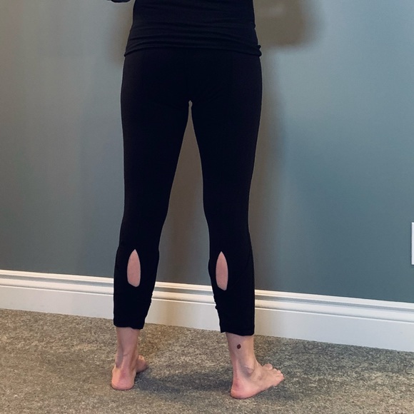 Lululemon fold waist with ankle detail - Picture 1 of 10
